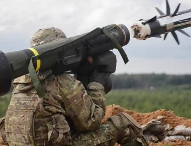 Βλήμα Javelin εναντίον ρωσικού άρματος μάχης: Καταστροφικό το αποτέλεσμα (βίντεο)